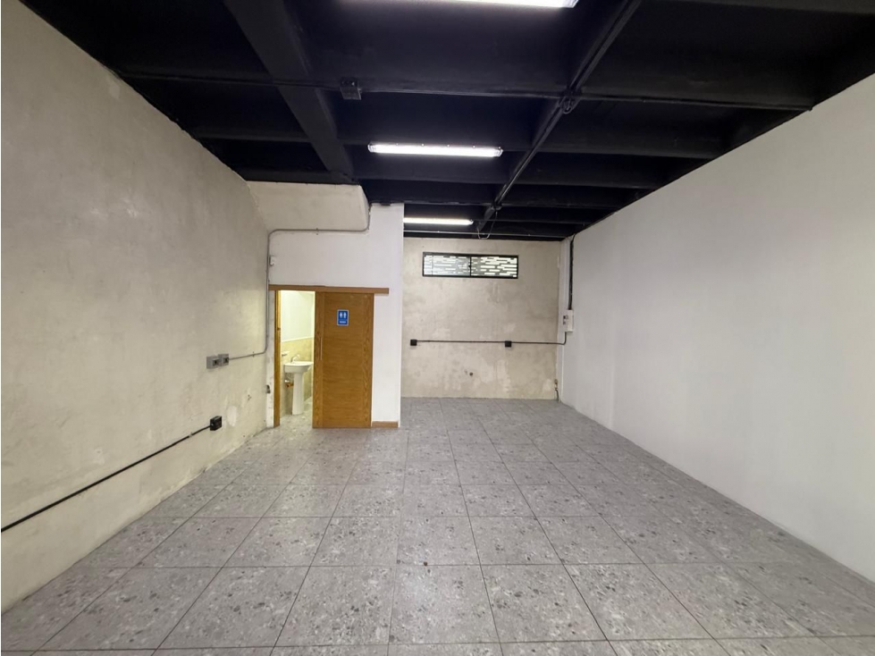 SE ARRIENDA LOCAL COMERCIAL EN RIONEGRO - 3