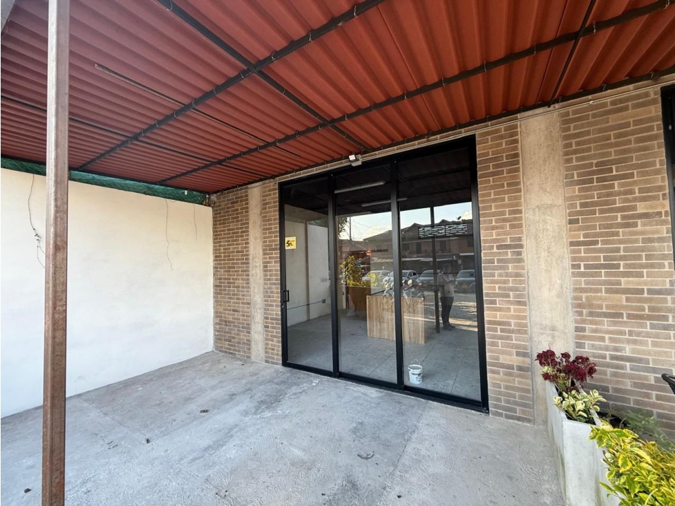 SE ARRIENDA LOCAL COMERCIAL EN RIONEGRO - 4