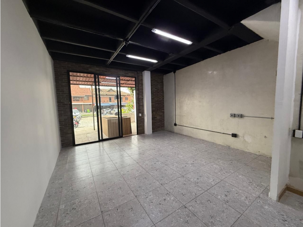 SE ARRIENDA LOCAL COMERCIAL EN RIONEGRO - 5