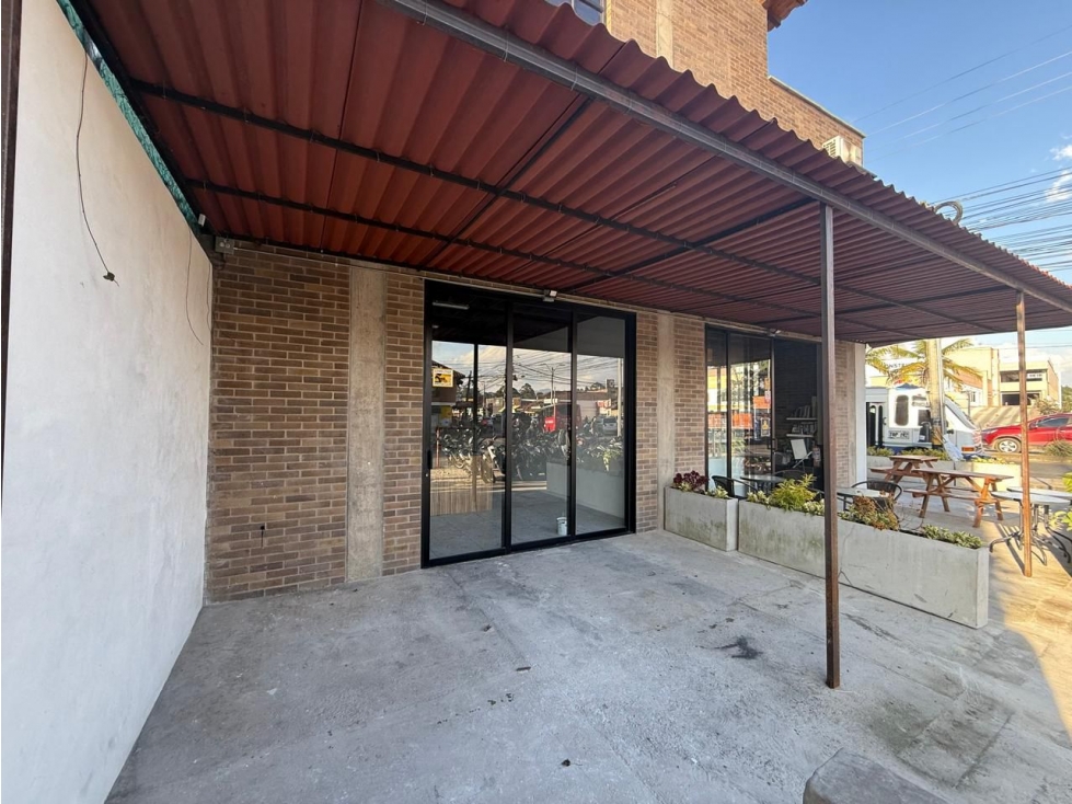 SE ARRIENDA LOCAL COMERCIAL EN RIONEGRO - 6