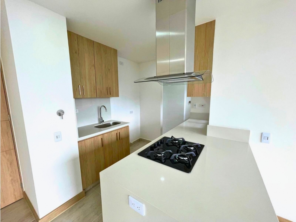Exclusivo Apartamento en Rionegro con Vista al Lago y Amenidades Top — foto 2