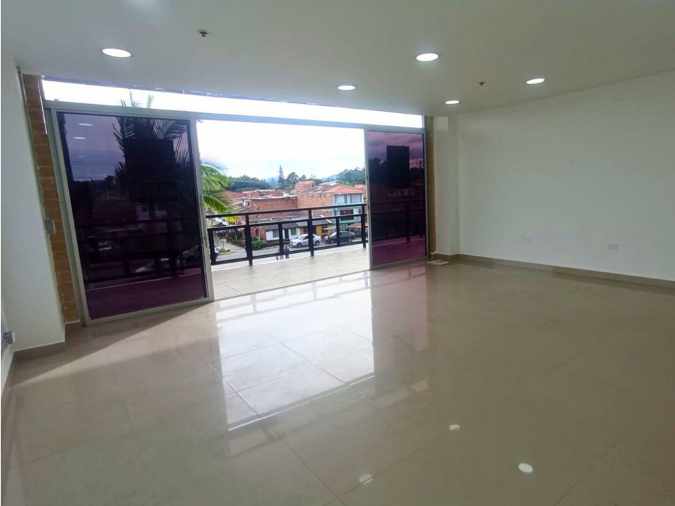 Río del Este - Parque Comercial — foto 2