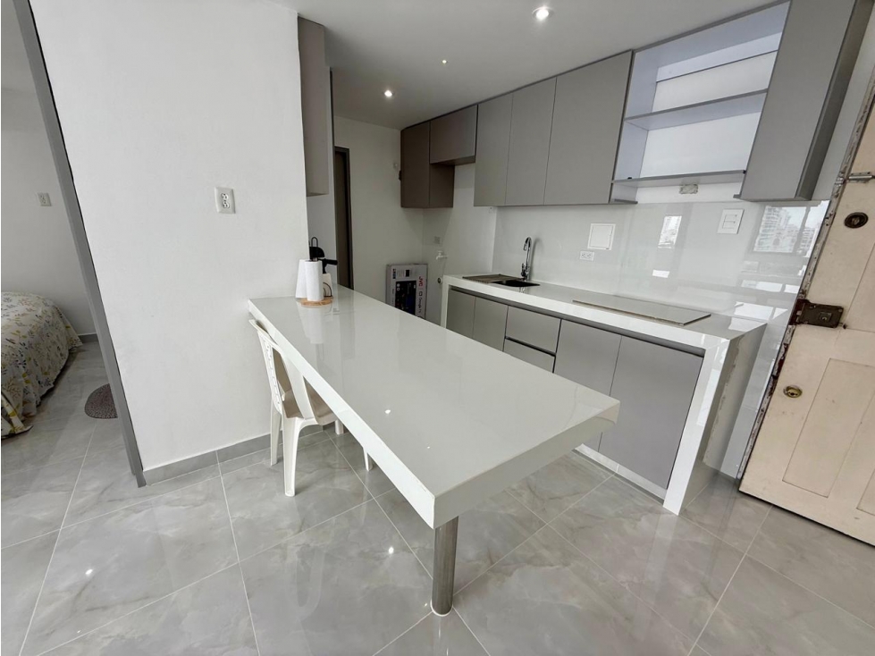 SE VENDE APARTAMENTO EN EL LAGUITO