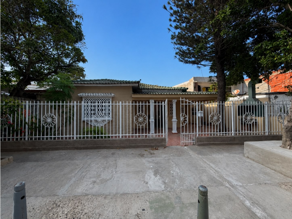 SE VENDE CASA EN BARRIO CANAPOTE