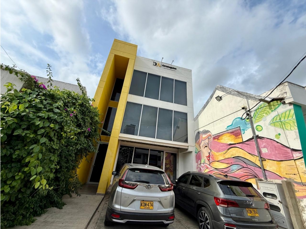 SE ARRIENDA EDIFICIO COMERCIAL - MANGA - 2