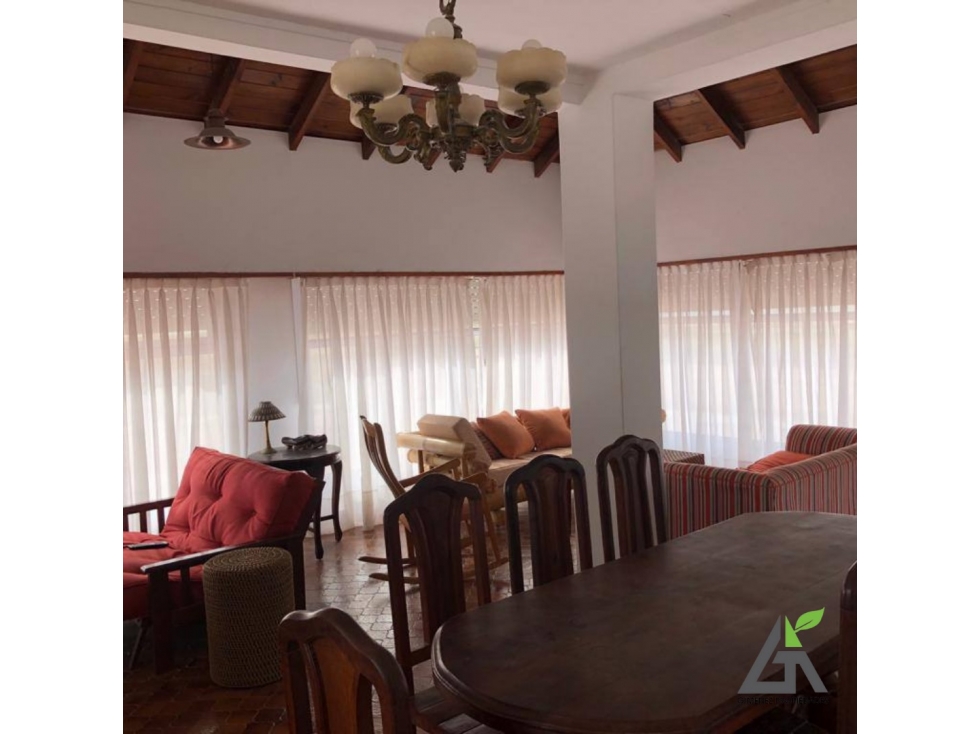 CASA CÉNTRICA FRENTE AL MAR (9 Chalet) COSTANERA esquina 11 - 4