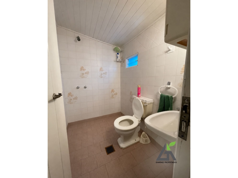 CASA CÉNTRICA con GAS de red | Calle 9 e/ 28 y 30 — foto 2