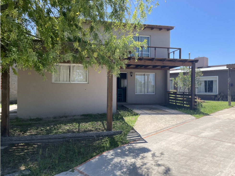 CASA amplia + 2 Dptos (Calle 35 e/30 y 32) - 2