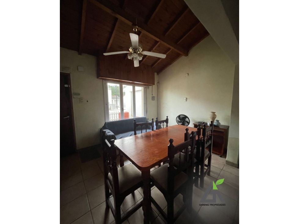 CASA CENTRICA Calle 11 e/ Av.26 y 24 - 5