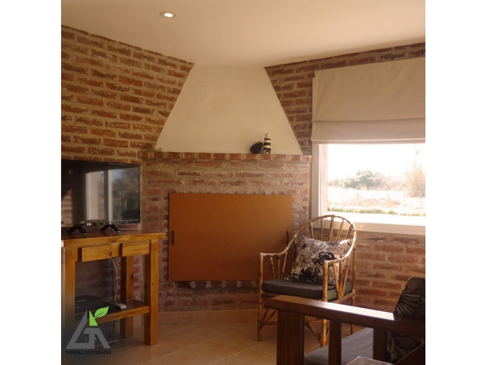 COMPLEJO 2 Cabañas + LOTE Lindero Calle 11 e/14 y 16 - 5