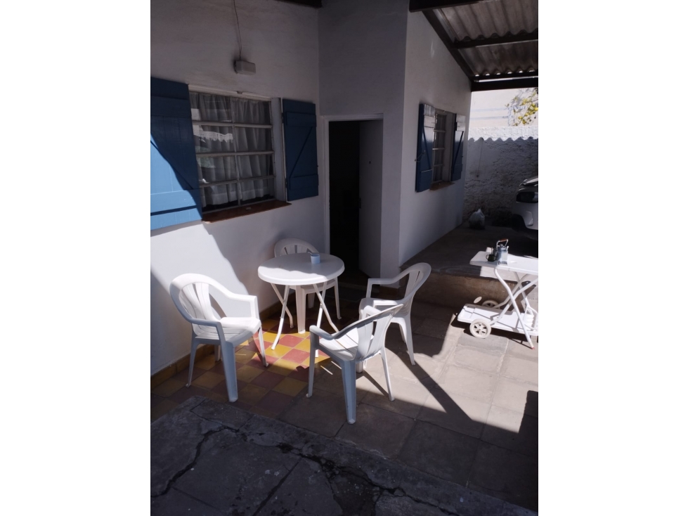 ALQUILER DE CASA CÉNTRICA EN MONTE HERMOSO - COCHERA - 5