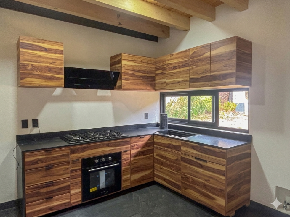 CASA EN VENTA CON EXCELENTE UBICACION CERCA DE AVANDARO — foto 6