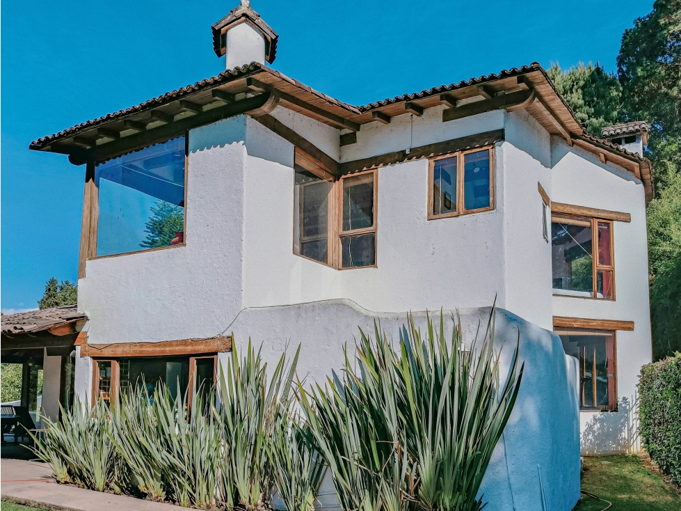 CASA EN RETA EN EL CENTRO DE AVANDARO, VALLE DE BRAVO — foto 3