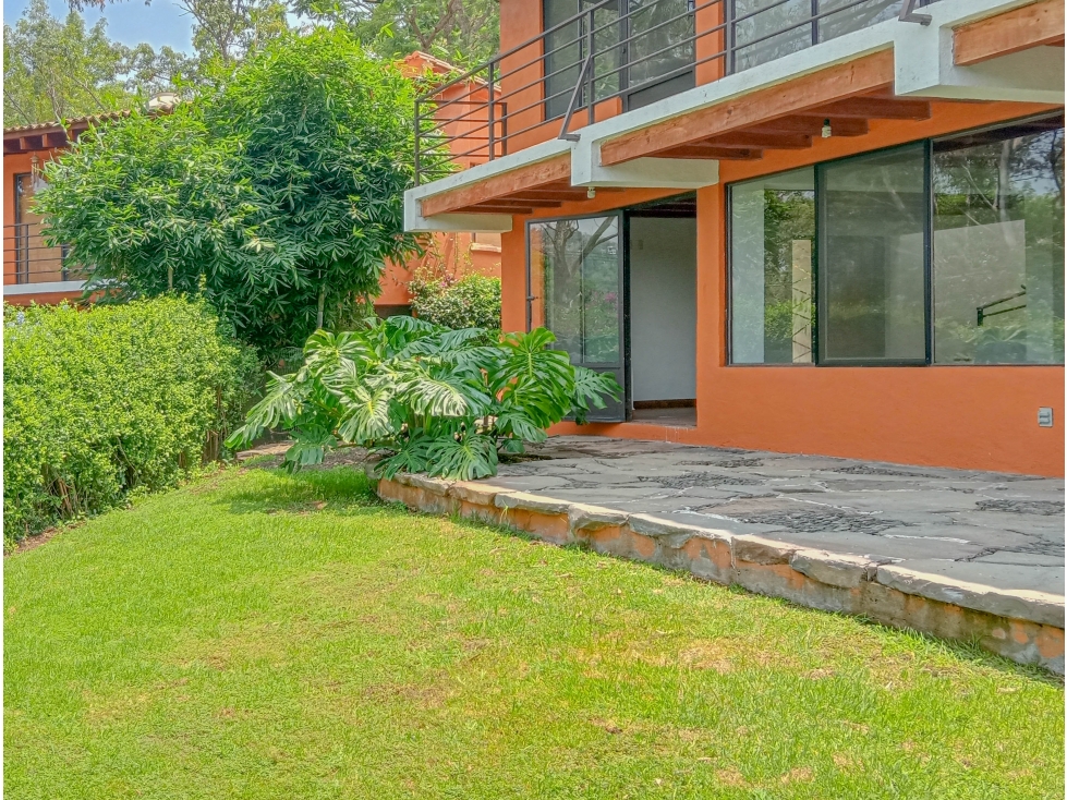CASA EN VENTA EN LA ENTRADA DE VALLE DE BRAVO