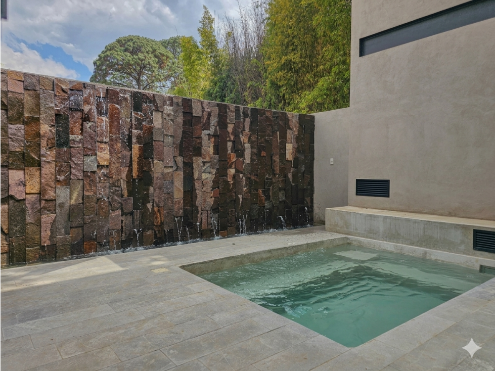 CASA EN VENTA CON EXCELENTE UBICACION CERCA DE AVANDARO — foto 4