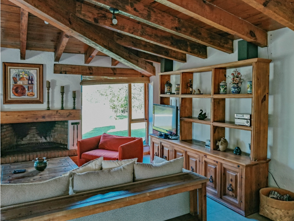 CASA EN RETA EN EL CENTRO DE AVANDARO, VALLE DE BRAVO — foto 4