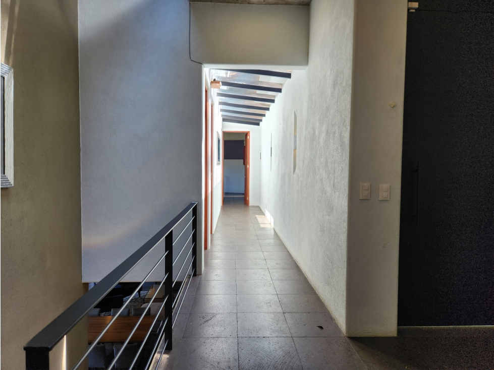CASA EN VENTA Y RENTA EN ZONA RESIDENCIAL DE AVÁNDARO, VALLE DE BRAVO — foto 2