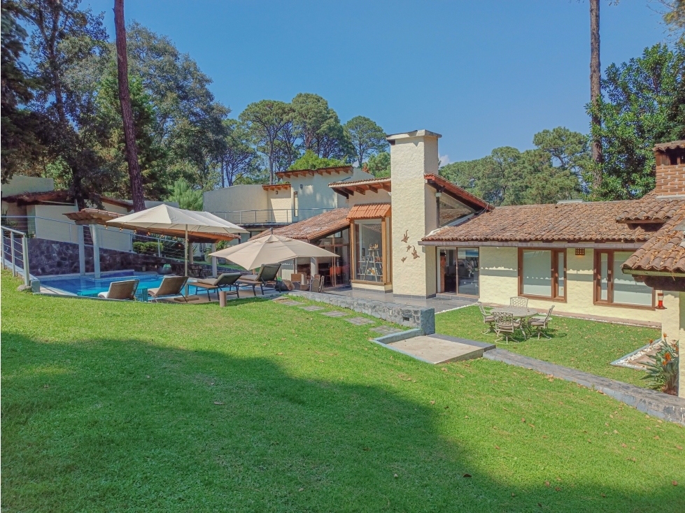 CASA EN VENTA CON ALBERCA EN EL CENTRO DE AVÁNDARO, VALLE DE BRAVO — foto 4