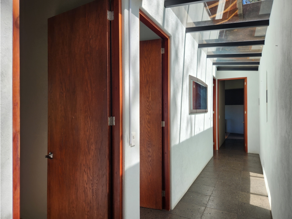 CASA EN VENTA Y RENTA EN ZONA RESIDENCIAL DE AVÁNDARO, VALLE DE BRAVO — foto 3