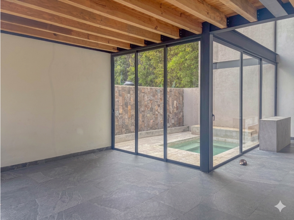 CASA EN VENTA CON EXCELENTE UBICACION CERCA DE AVANDARO — foto 5