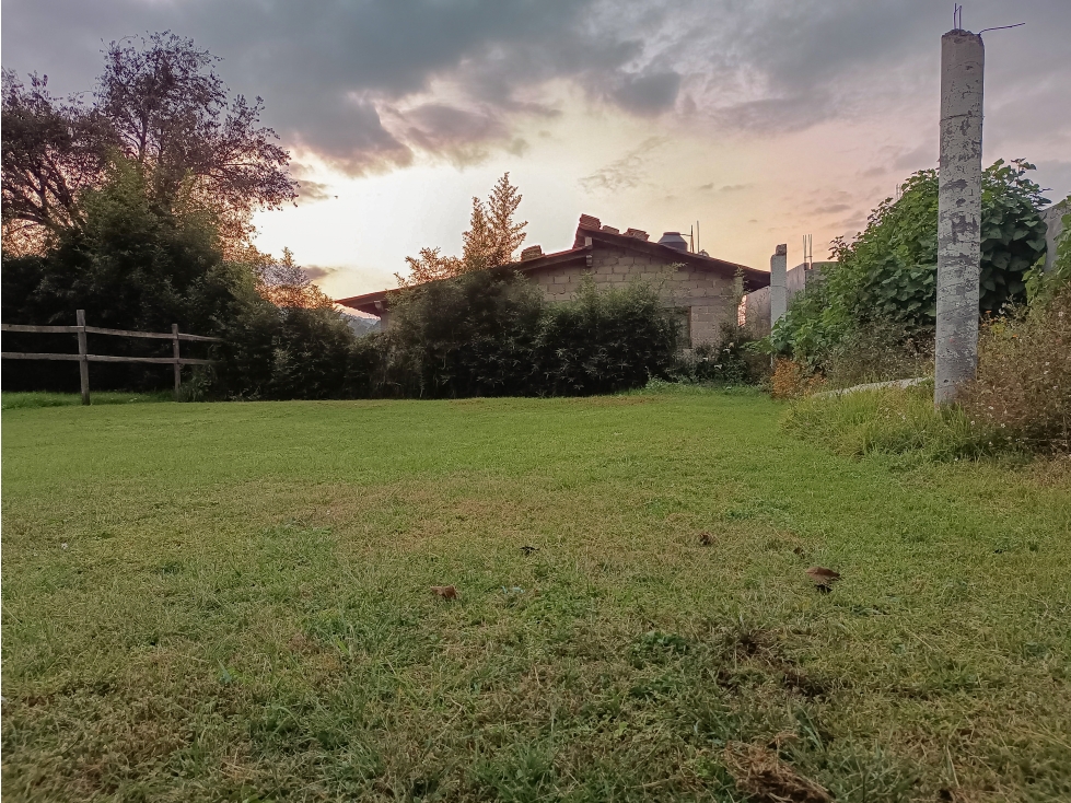 TERRENO DE 500m2 PLANO CON VISTA AL BOSQUE EN VALLE DE BRAVO — foto 4