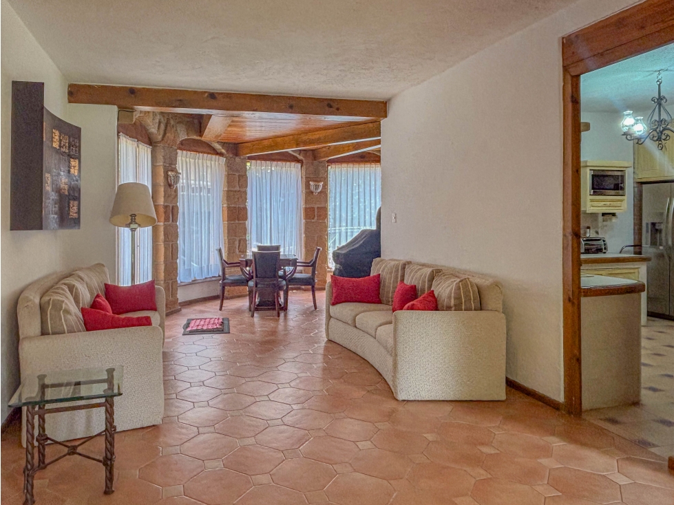 CASA AMPLIA CON JARDIN GRANDE EN VENTA | EXCELENTE UBICACION — foto 6