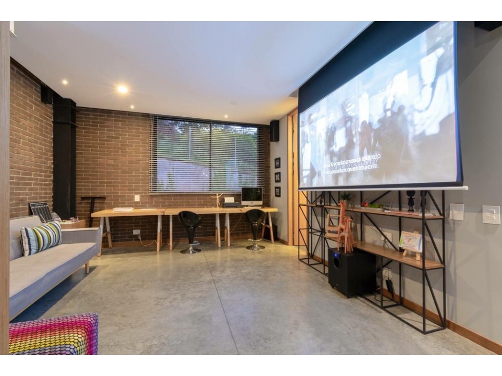 VENTA DE CASA EN LOMA EL ESCOBERO PARTE BAJA, ENVIGADO, UNIDAD CERRADA — foto 6