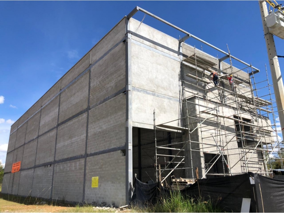 VENTA O ARRIENDO DE BODEGA EN UNIDAD CERRADA EN RIONEGRO, SECTOR JMC - 4