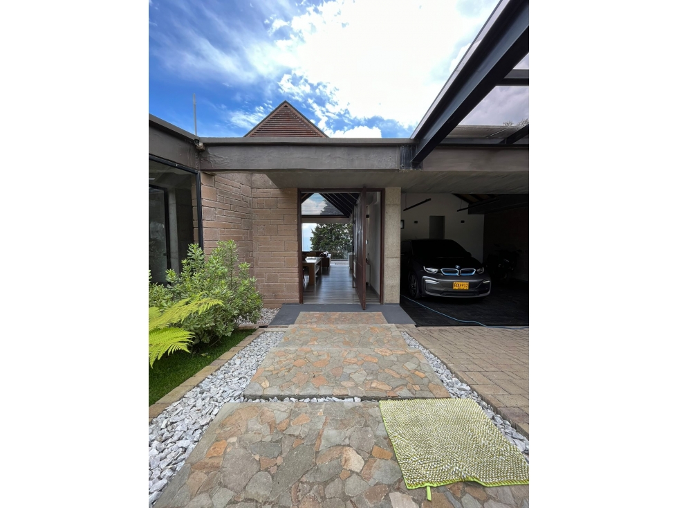 VENTA CASA LOMA DEL ESCOBERO PARTE BAJA, ENVIGADO, UNIDAD CERRADA
