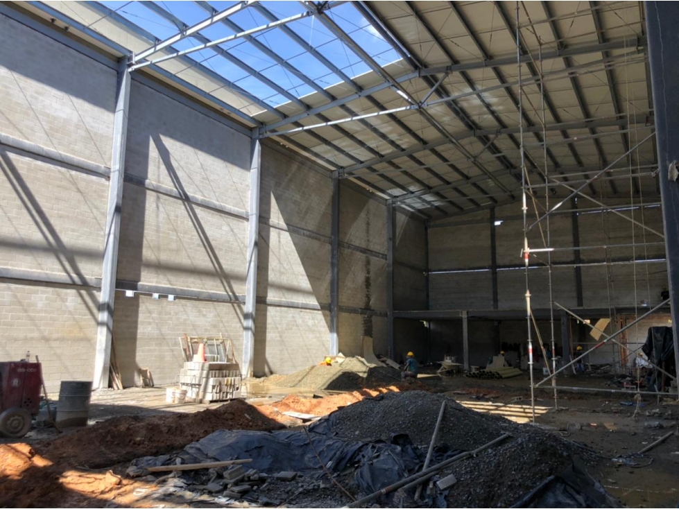 VENTA O ARRIENDO DE BODEGA EN UNIDAD CERRADA EN RIONEGRO, SECTOR JMC - 6