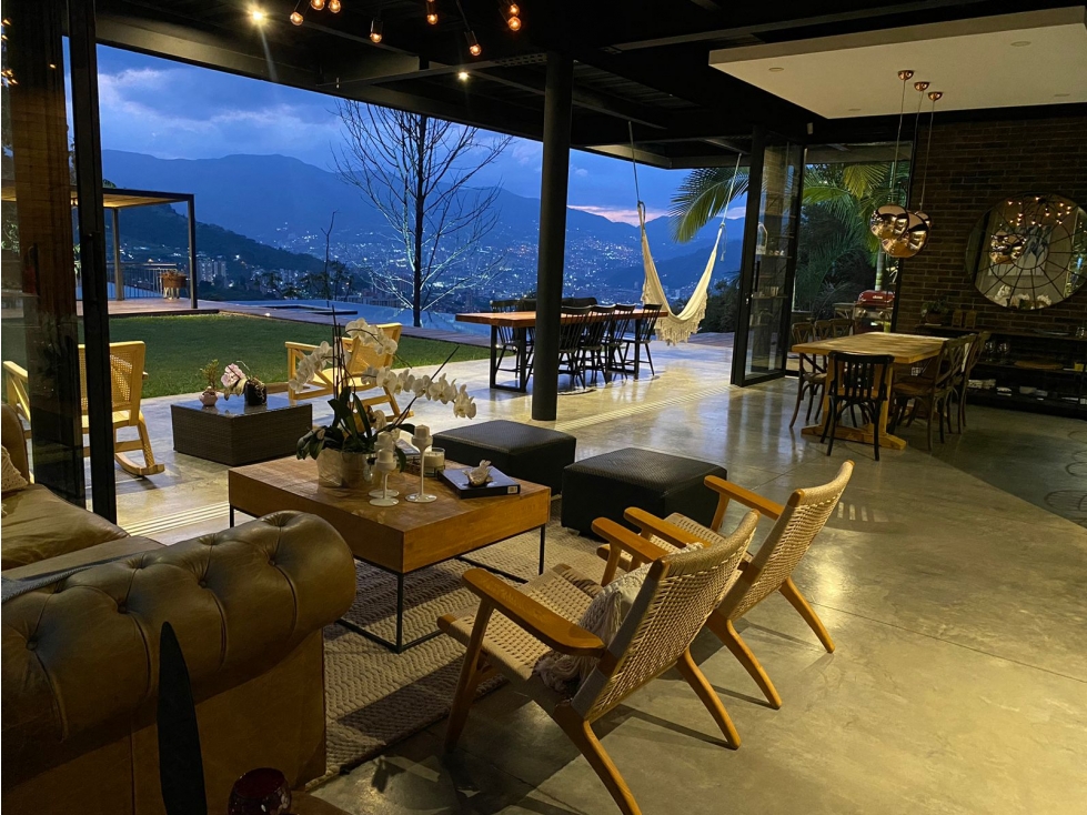 VENTA DE CASA EN LOMA EL ESCOBERO PARTE BAJA, ENVIGADO, UNIDAD CERRADA — foto 3
