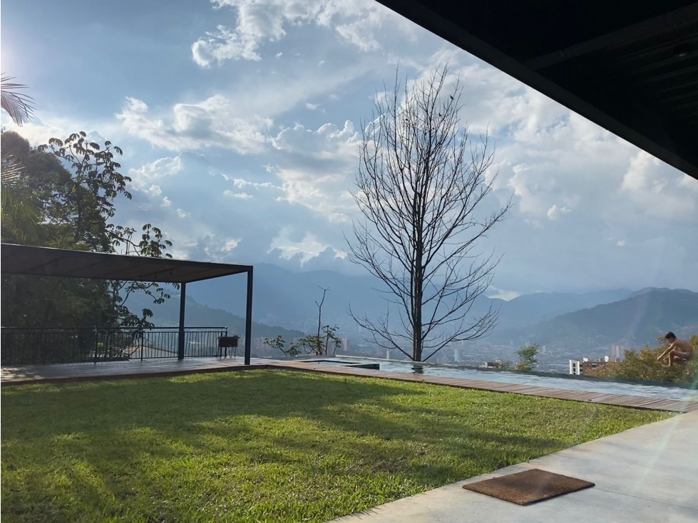 VENTA DE CASA EN LOMA EL ESCOBERO PARTE BAJA, ENVIGADO, UNIDAD CERRADA — foto 2