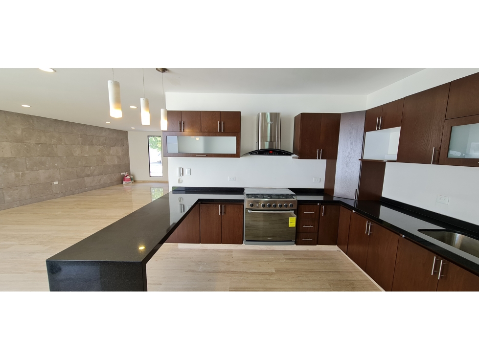 CASA EN VENTA EN LOMAS DE ANGELÓPOLIS — foto 3