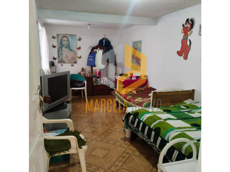 EN VENTA HERMOSA CASA. BARRIO CHAMBU.SC - 2
