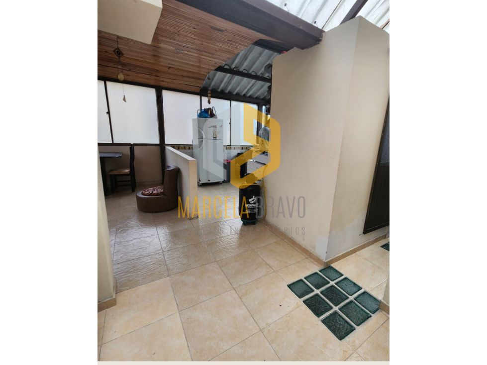 Se vende Casa Esquinera en Altos de La Colina, Pasto - RR - 2