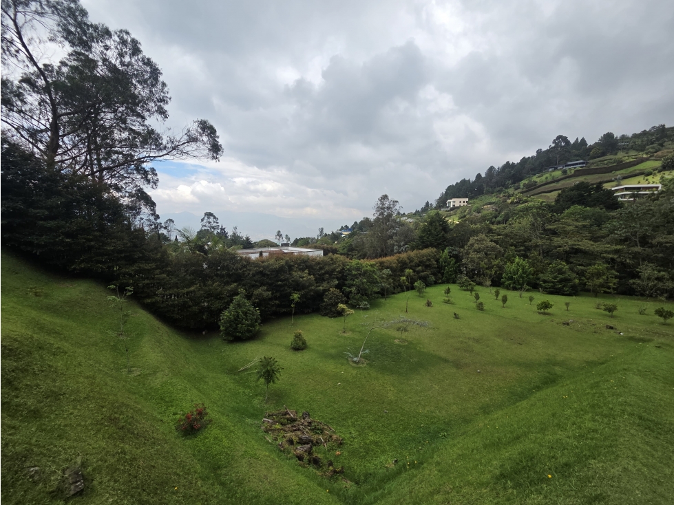Lote en venta en Altos de Palmas Envigado