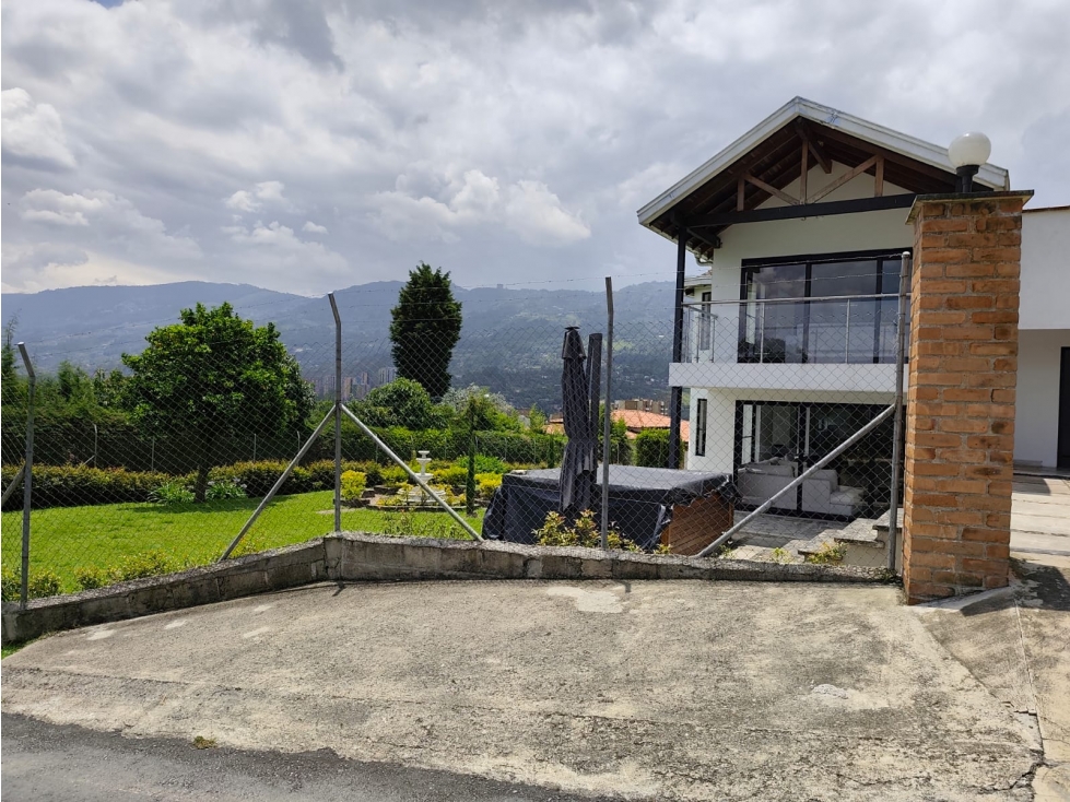 Casa en arriendo La Mina Envigado