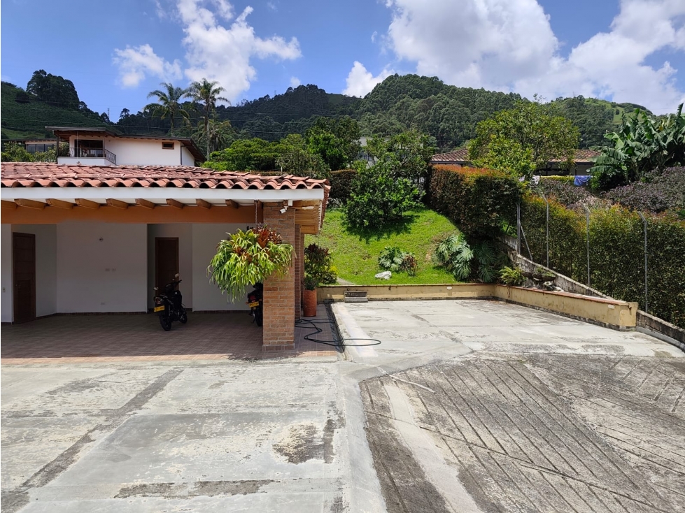 Casa en arriendo La Mina Envigado