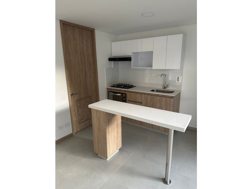 Apartamento en venta en Loma de San Jose Sabaneta — foto 2