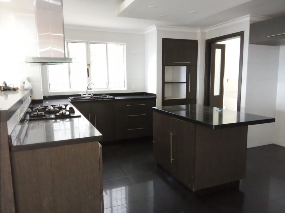 Casa unifamiliar en venta en el Poblado los Balsos Medellín — foto 2