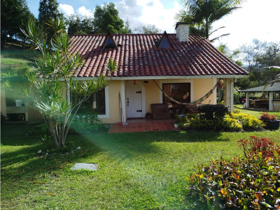 Casa finca en venta en Guarne - 1