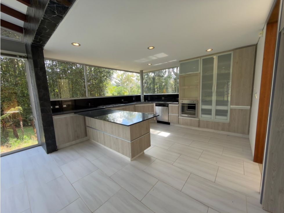 Casa Campestre en venta o Arriendo en Loma del Escobero Envigado