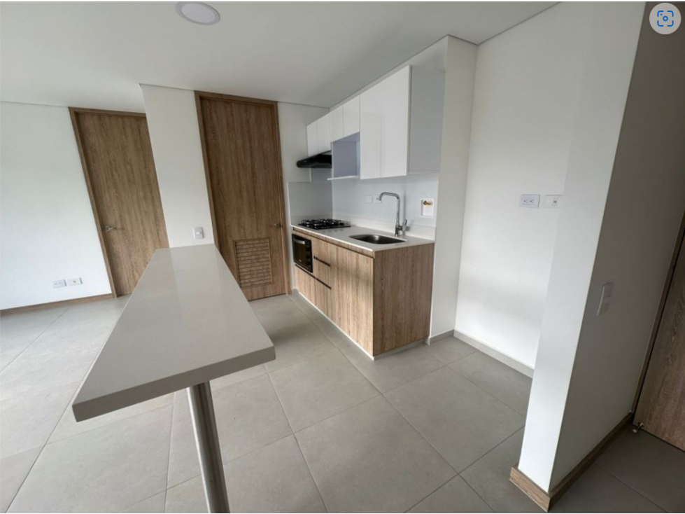 Apartamento en venta en Loma de San Jose Sabaneta — foto 2
