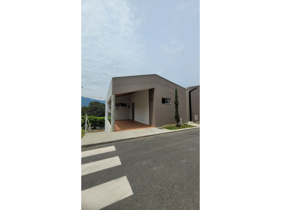 Casa en venta en Girardota Antioquia - 1