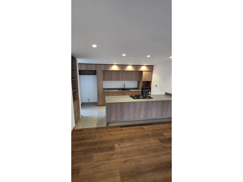 Apartamento en arriendo en Loma de las brujas Envigado
