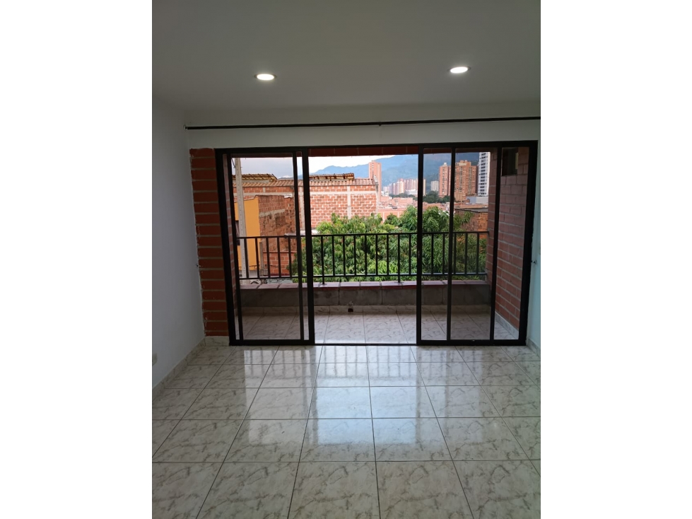 Apartamento Duplex en venta cerca al Parque de Bello — foto 3