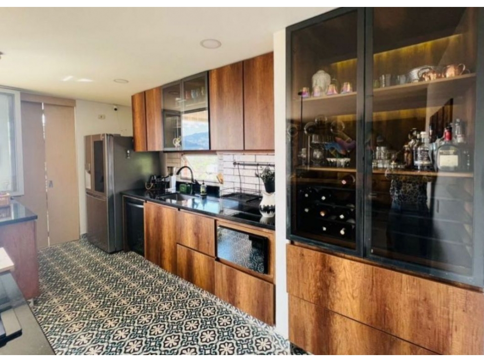 Apartamento en venta en Loma La Esmeraldal Envigado