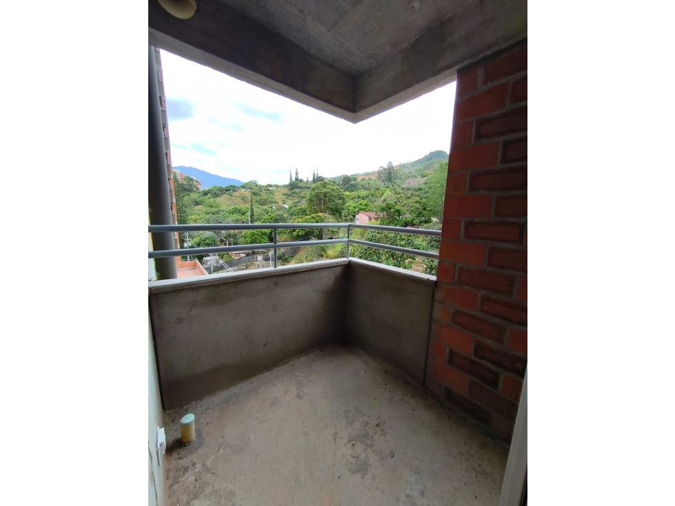 Apartamento en venta en Obra Gris Madera Bello — foto 4