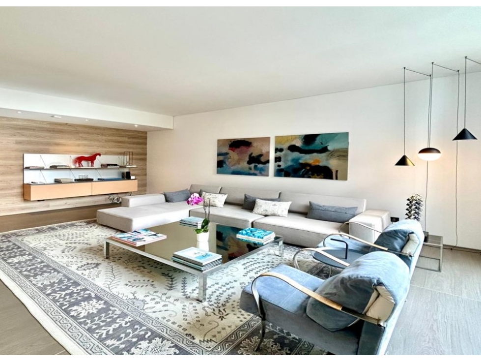 VENDEMOS MODERNA CASA EN SANTA ANA ORIENTAL
