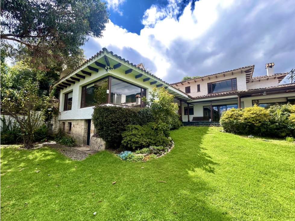 INCREIBLE CASA EN SANTA ANA ORIENTAL-GRAN JARDIN-VENTA-RENTA